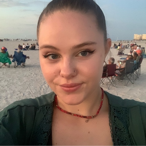 Meet your Posher, Paige - Picture 2 of 2